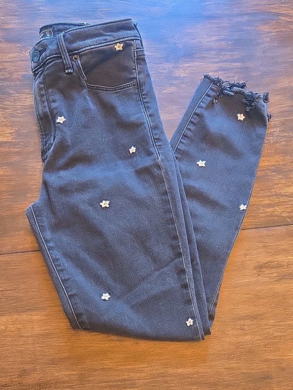 Abercrombie & Fitch Black Skinny Jeans with White Daisey Flower Accents